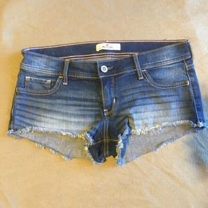 Hollister low rise short shorts size 9
